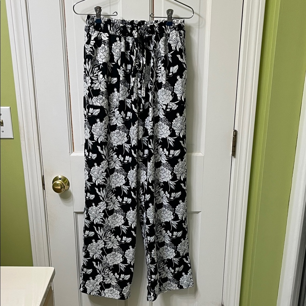 Wide Leg Boot Cut, Floral Black,White Palazzo Pants, pockets, wrinkle-free